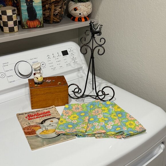 Vintage Kitchen Bundle, Recipe Box - Chicken Easel - Retro Napkins - - Picture 12 of 17